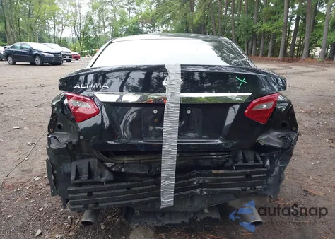 2018 Nissan Altima 2.5 S z USA, uszkodzony, nr VIN 1N4AL3AP5JC263129